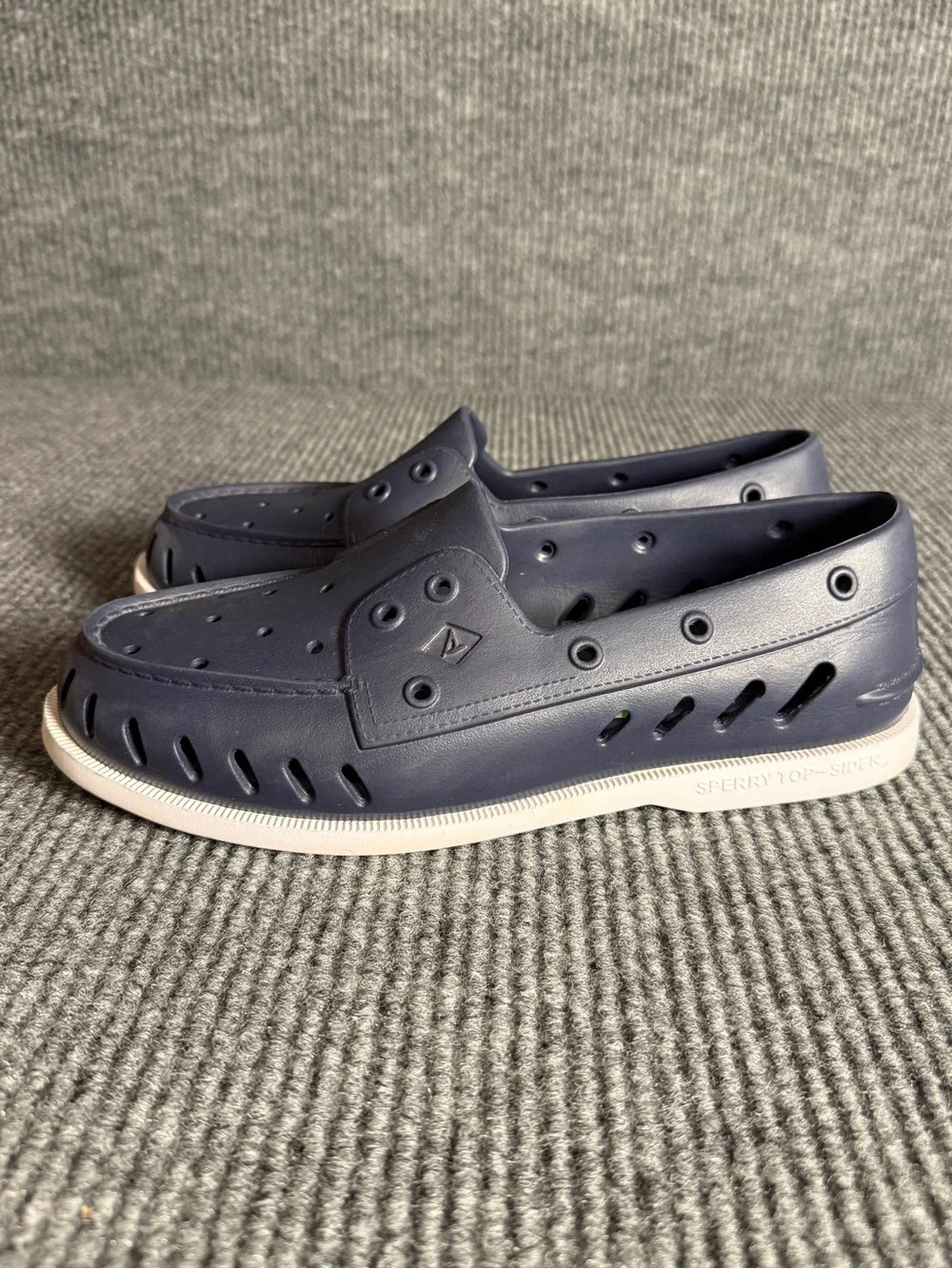 Sperry Top Sider Float Boat Navy and White Perforated Slip-On Shoes M9/W11